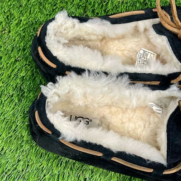 UGG Dakota Black Suede Faux Fur Lined Slippers. Size 6M. - Picture 7 of 13